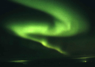 Aurora boreal formada en capas altas de la atmsfera. Tomada de www.tierraspolares.es