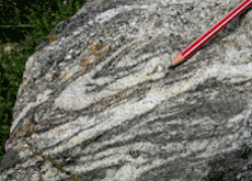 Roca metamórfica:Gneis (fotografía de Juan Gabriel Morcillo y Teresa Pérez)