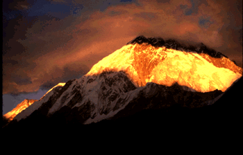 Everest, la mayor altura del palneta formada en un proceso de colisión continental (Cortesía del USGS)
