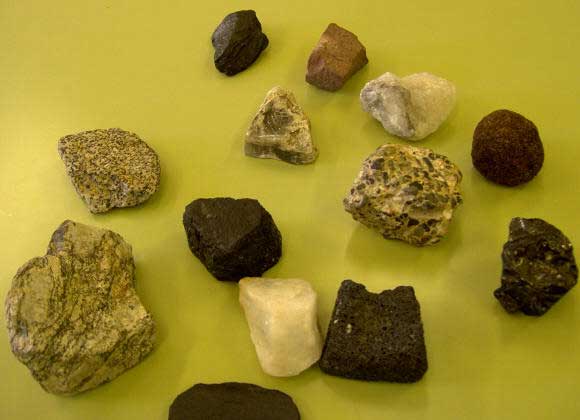 Distintos tipos de rocas. Imagen: De Mier y Leva.