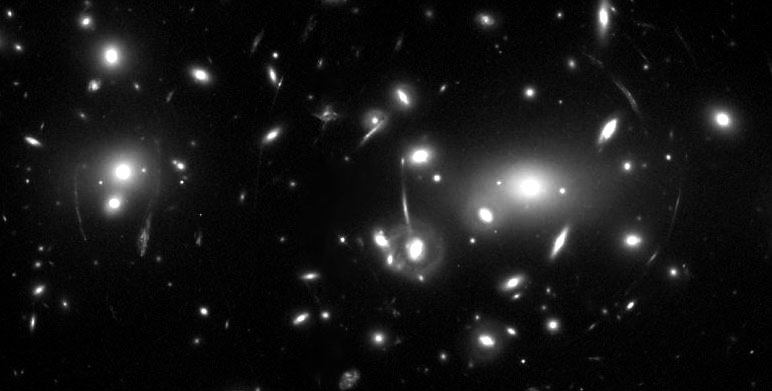 Cmulo de galaxias fotografiado por el Hubble en la regin Abell.