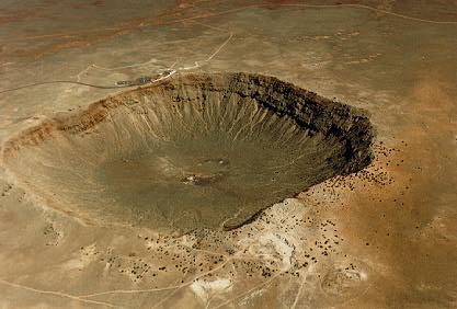 "El famoso Meteor Crater de Arizona, cayó hace tan "sólo" 50.000 años. Tomada de www.mcli.dist.maricopa.edu"